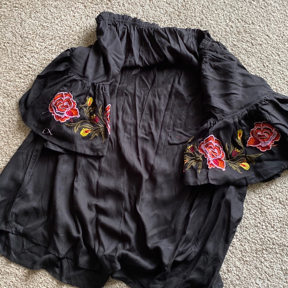 Brand New with tags Off shoulder Black and Floral Swimsuit Coverup Blouse